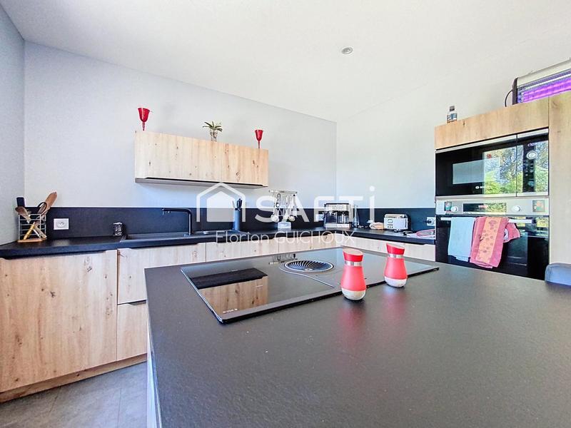 Maison - 96 m² - 5 pièces