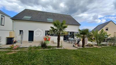 Maison traditionnelle - 150 m² - 9 pièces