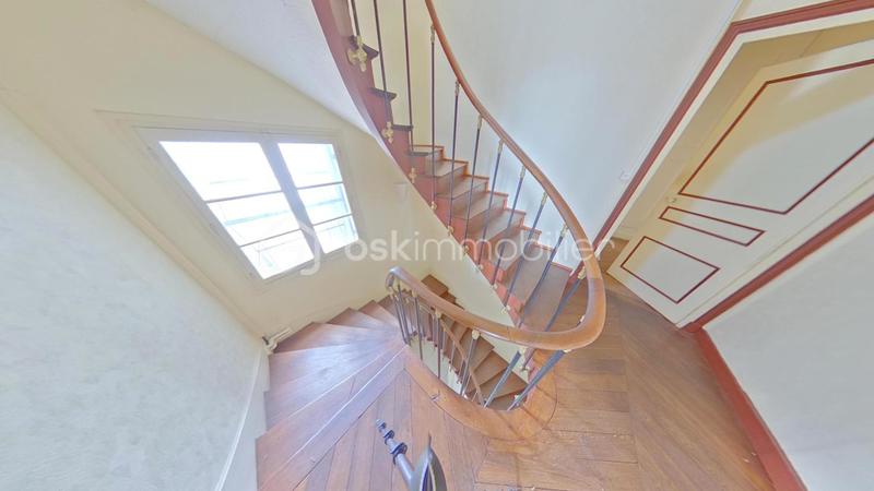 Maison - 269 m² - 10 pièces