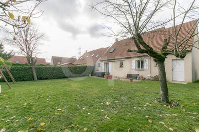 Maison - 99 m² - 4 pièces