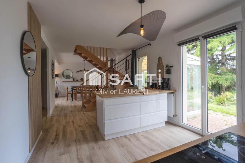 Maison - 98 m² - 5 pièces