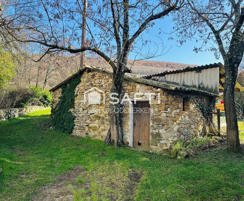 Maison - 300 m² - 8 pièces