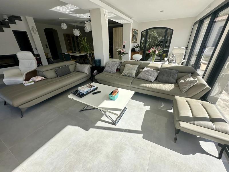 Propriété - 270 m² - 6 pièces