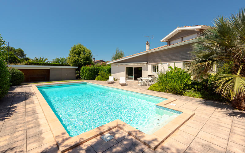 Maison - 230 m² - 5 pièces