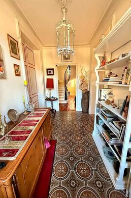 Maison - 331 m² - 11 pièces