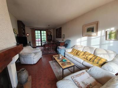 Maison - 92 m² - 5 pièces