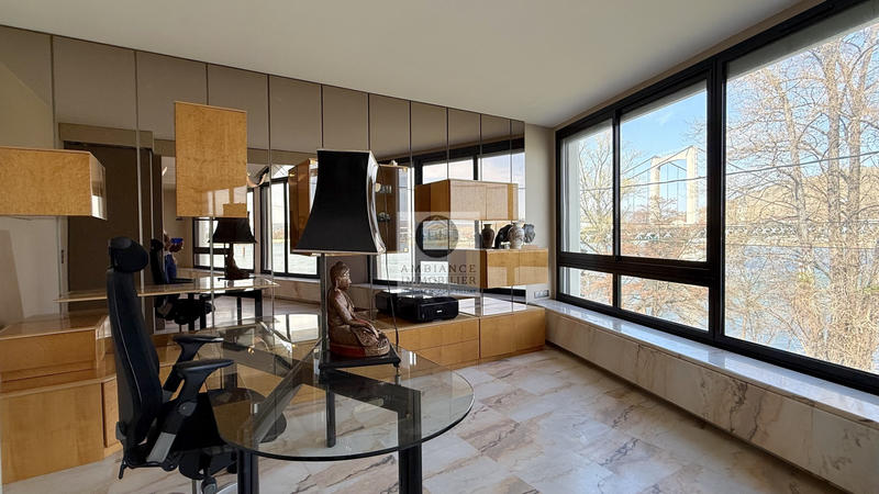 Maison - 215 m² - 6 pièces