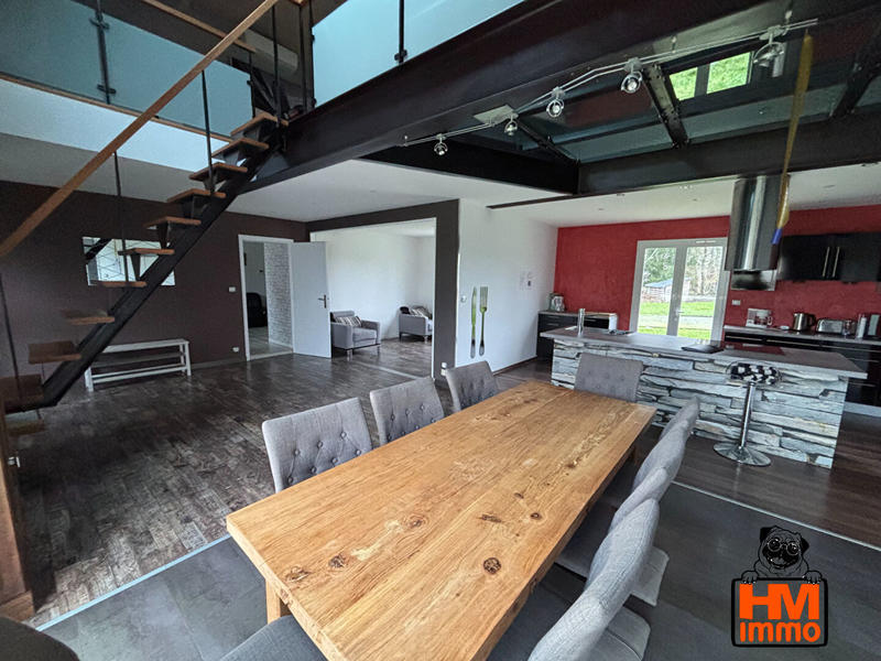 Maison - 210 m² - 7 pièces