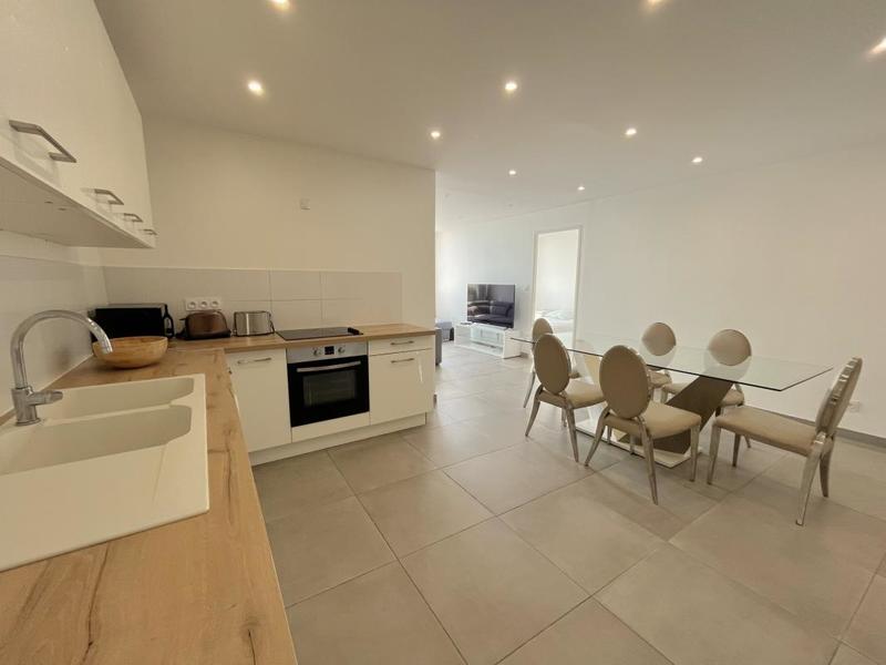 Appartement - 102 m² - 6 pièces