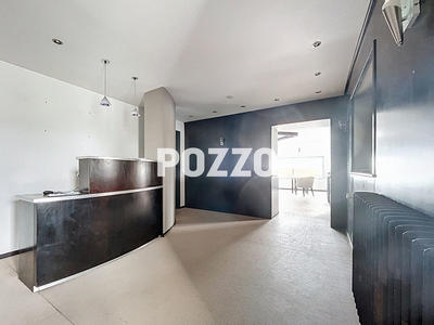 Maison - 265 m² - 8 pièces