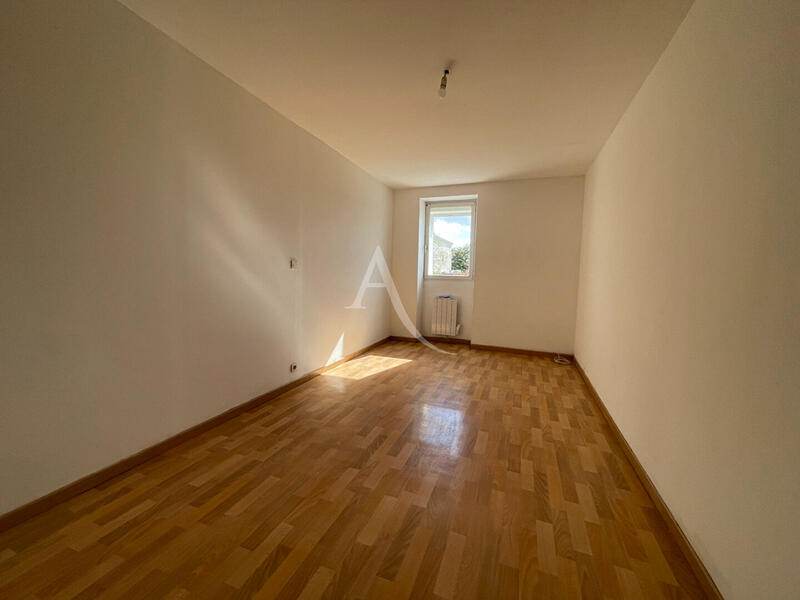 Maison - 99 m² - 4 pièces