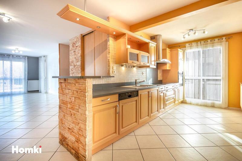 Appartement - 90 m² - 5 pièces