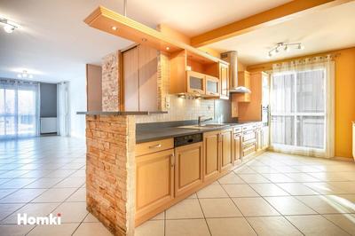 Appartement - 90 m² - 5 pièces