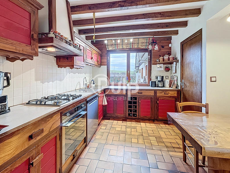 Maison - 248 m² - 13 pièces