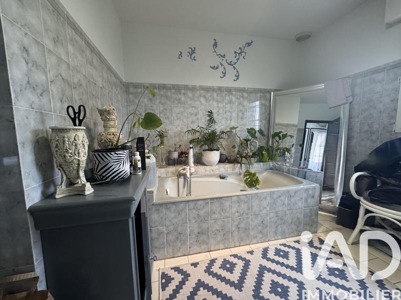 Maison - 217 m² - 7 pièces