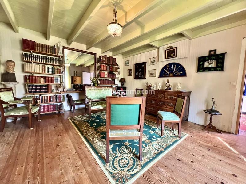 Maison - 220 m² - 8 pièces