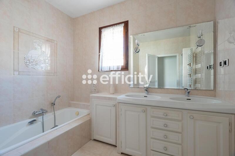 Maison de ville - 205 m² - 6 pièces