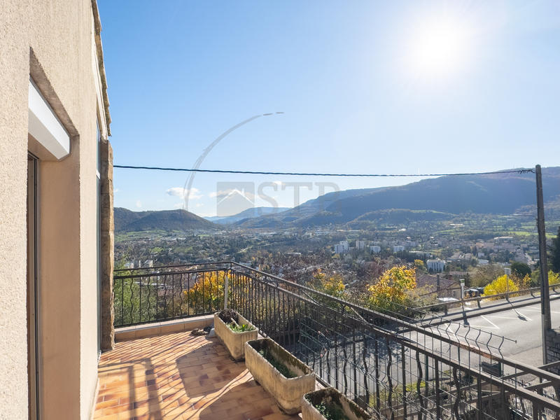 Maison - 83 m² - 4 pièces