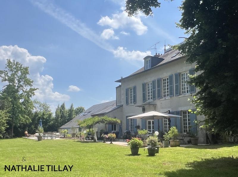 Propriété - 490 m² - 12 pièces