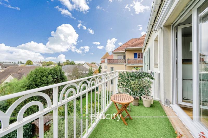 Appartement - 93 m² - 4 pièces