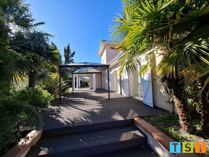 Maison - 160 m² - 6 pièces