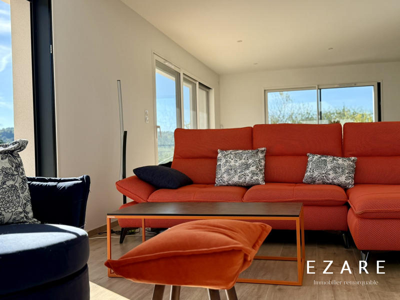 Maison - 302 m² - 7 pièces