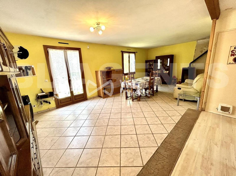 Maison - 90 m² - 5 pièces