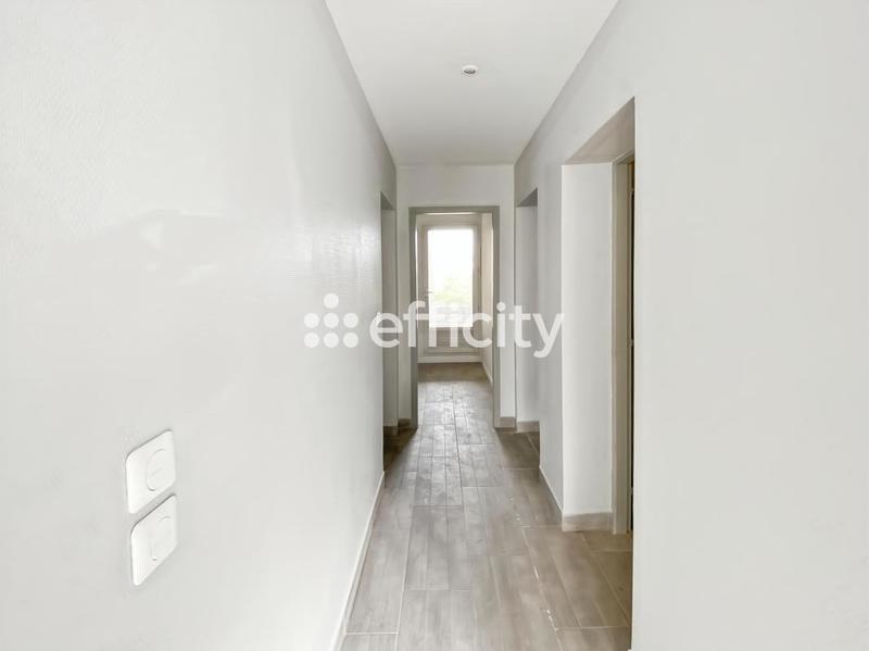 Maison - 136 m² - 8 pièces