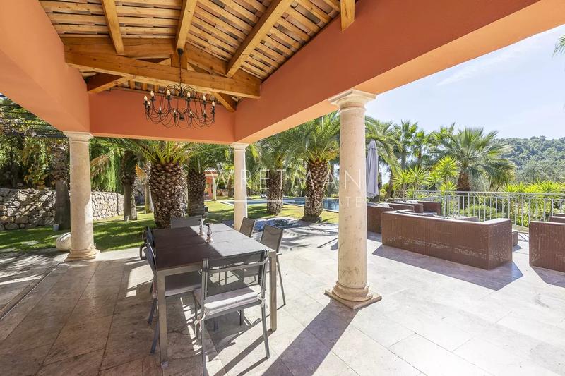 Villa - 440 m² - 10 pièces