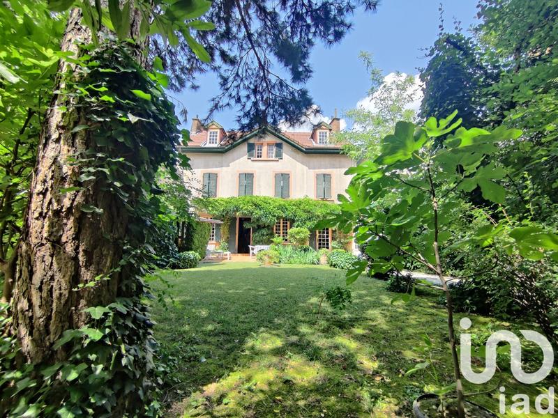 Maison - 186 m² - 8 pièces