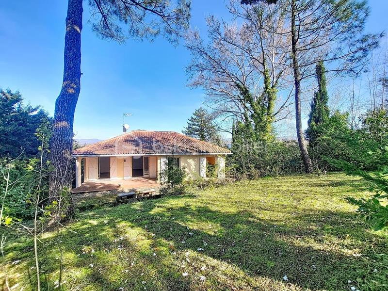 Maison - 110 m² - 5 pièces