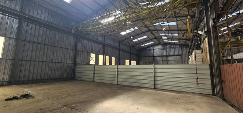Entrepôt - 2 160 m²