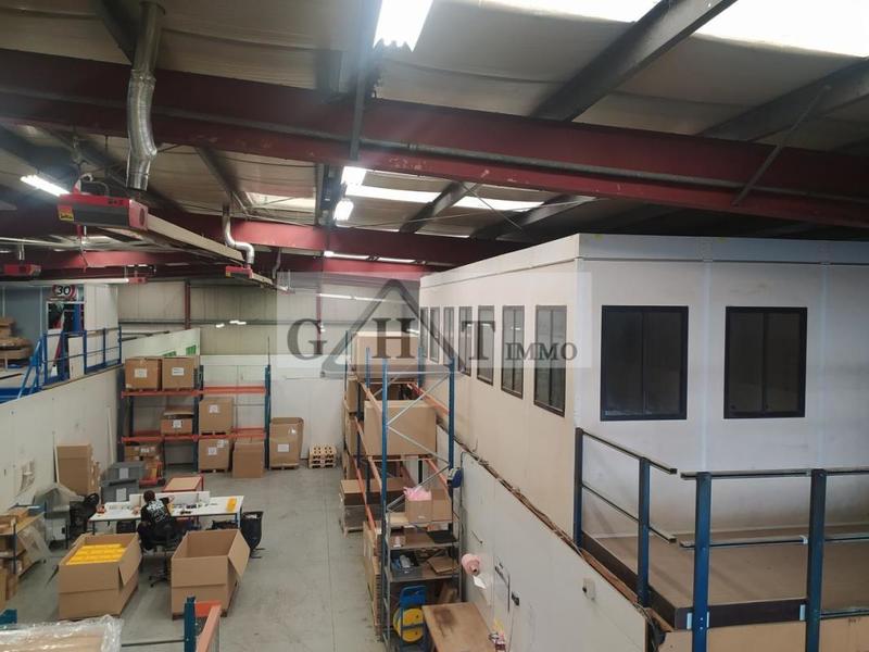 Local commercial - 1 087 m²