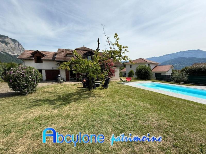 Maison - 175 m² - 7 pièces