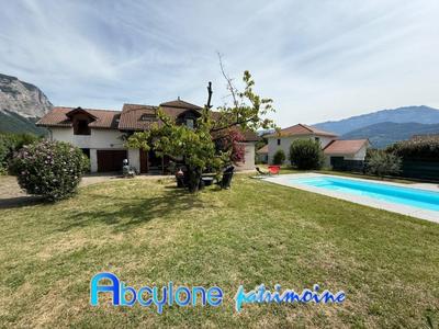 Maison - 175 m² - 7 pièces