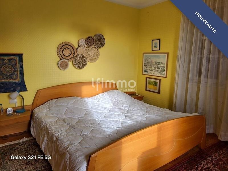 Maison - 222 m² - 8 pièces