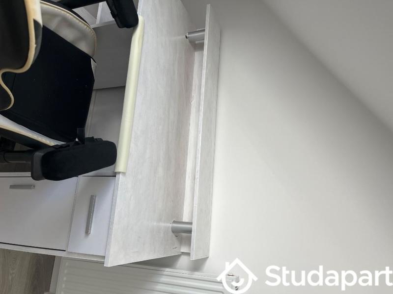 Chambre - 11 m² - 1 pièce