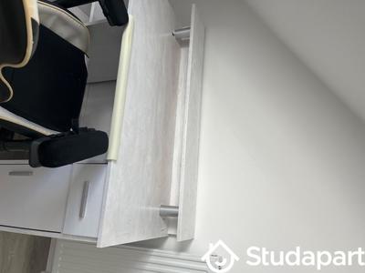 Chambre - 11 m² - 1 pièce