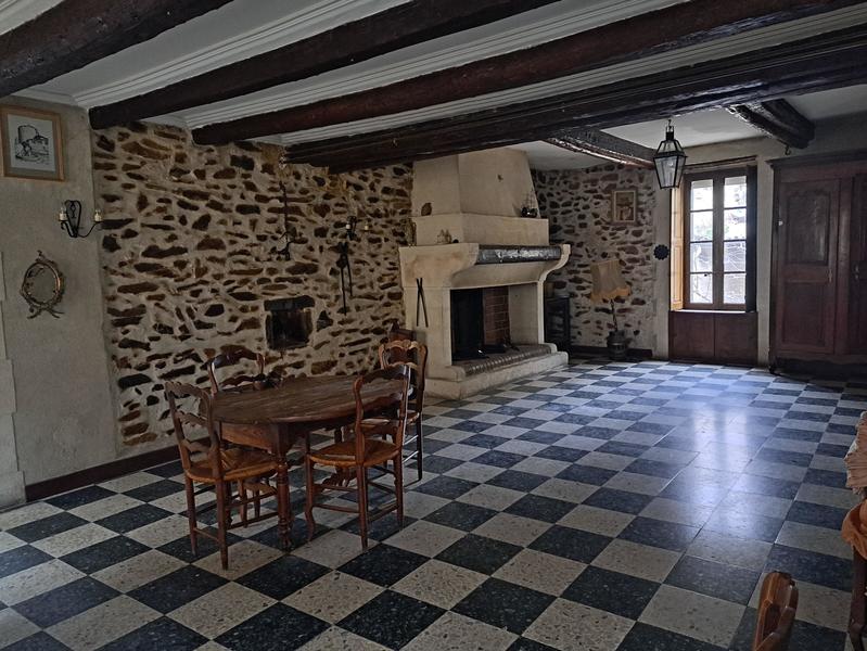Maison - 359 m² - 11 pièces