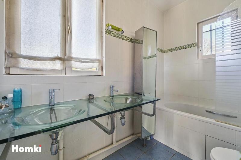 Maison - 140 m² - 5 pièces