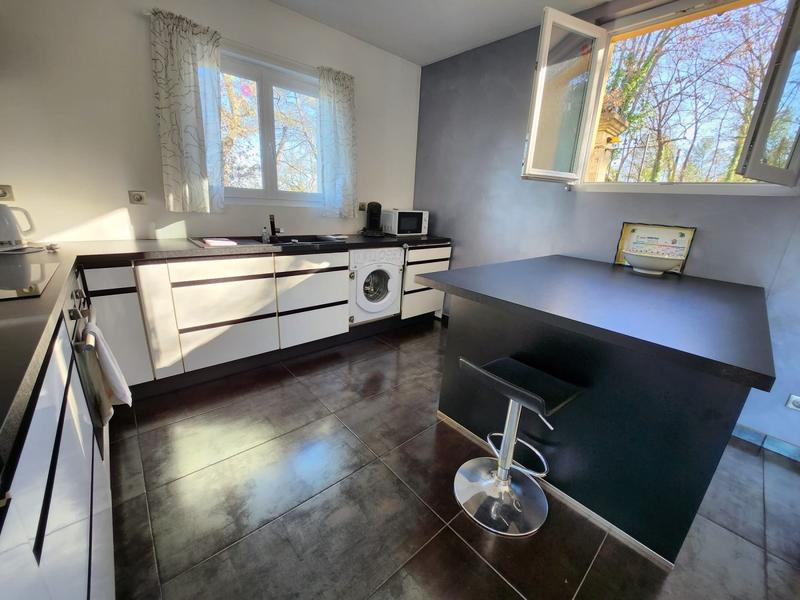 Maison - 200 m² - 8 pièces