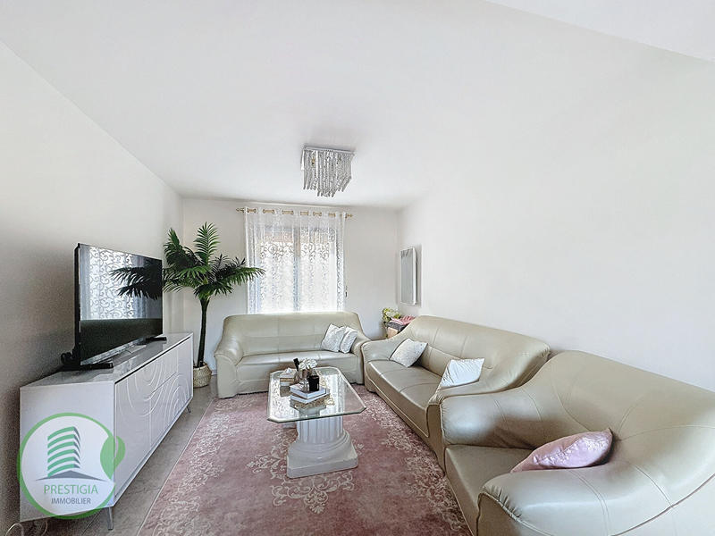 Maison - 224 m² - 9 pièces