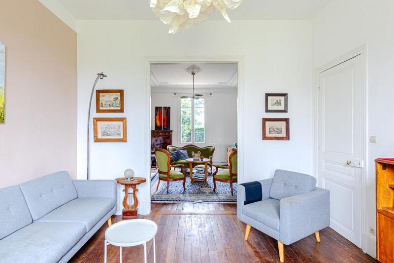 Maison - 244 m² - 10 pièces