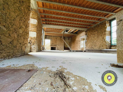 Maison - 280 m² - 5 pièces