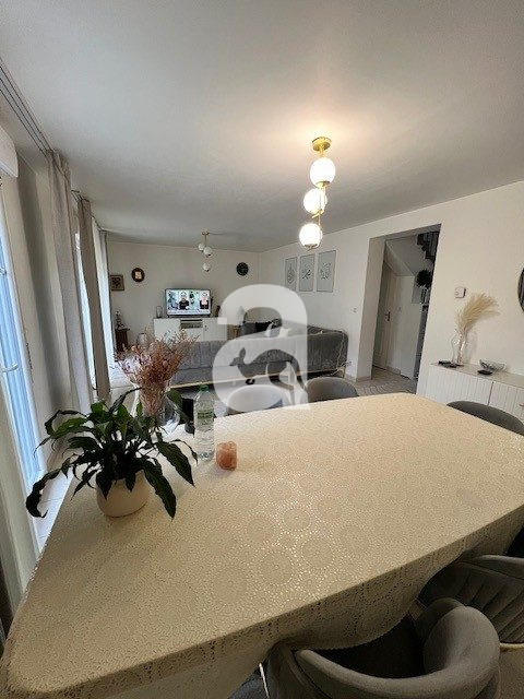 Maison traditionnelle - 132 m² - 9 pièces