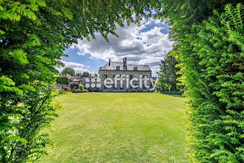 Maison - 463 m² - 12 pièces