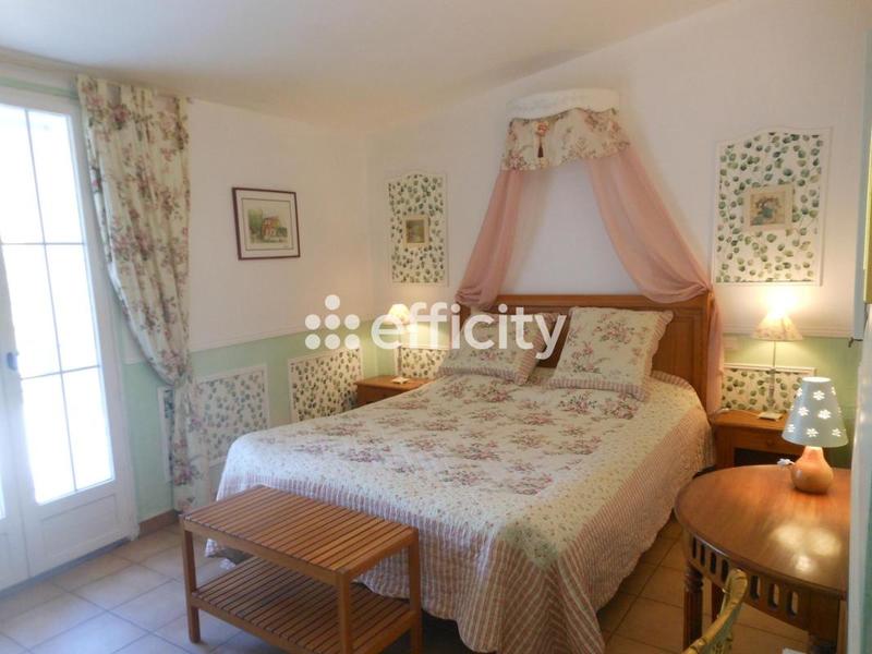 Maison - 230 m² - 9 pièces