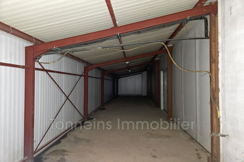 Local commercial - 8 000 m²