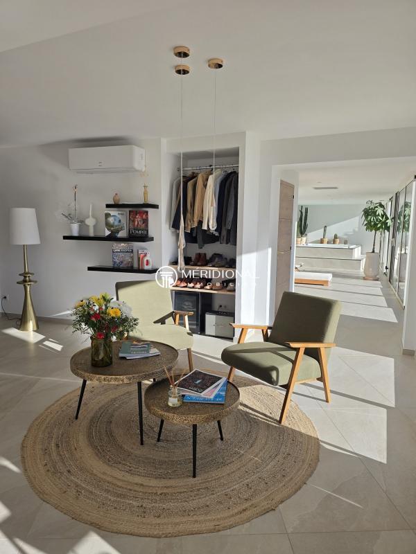 Maison - 460 m² - 6 pièces