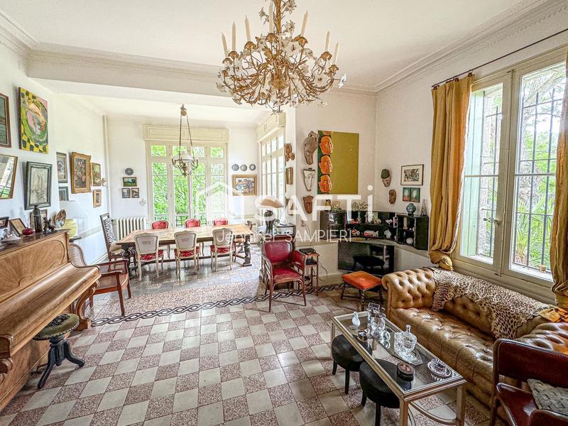 Maison de maîtres - 430 m² - 17 pièces